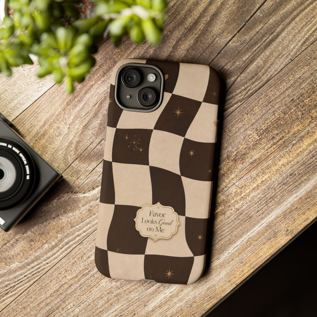 Favor Looks Good on Me Vintage Checkerboard Phone Case