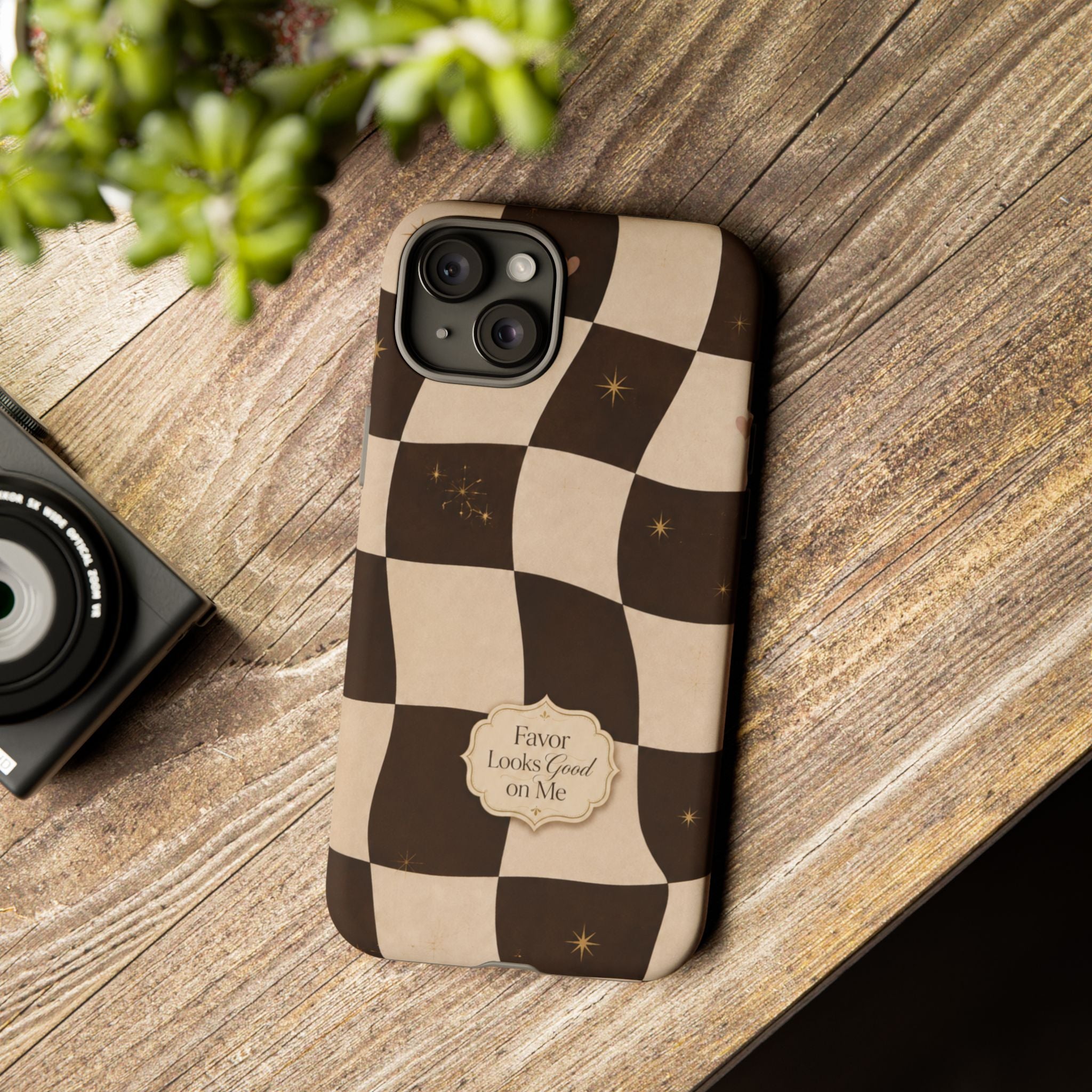 Favor Looks Good on Me Vintage Checkerboard Phone Case