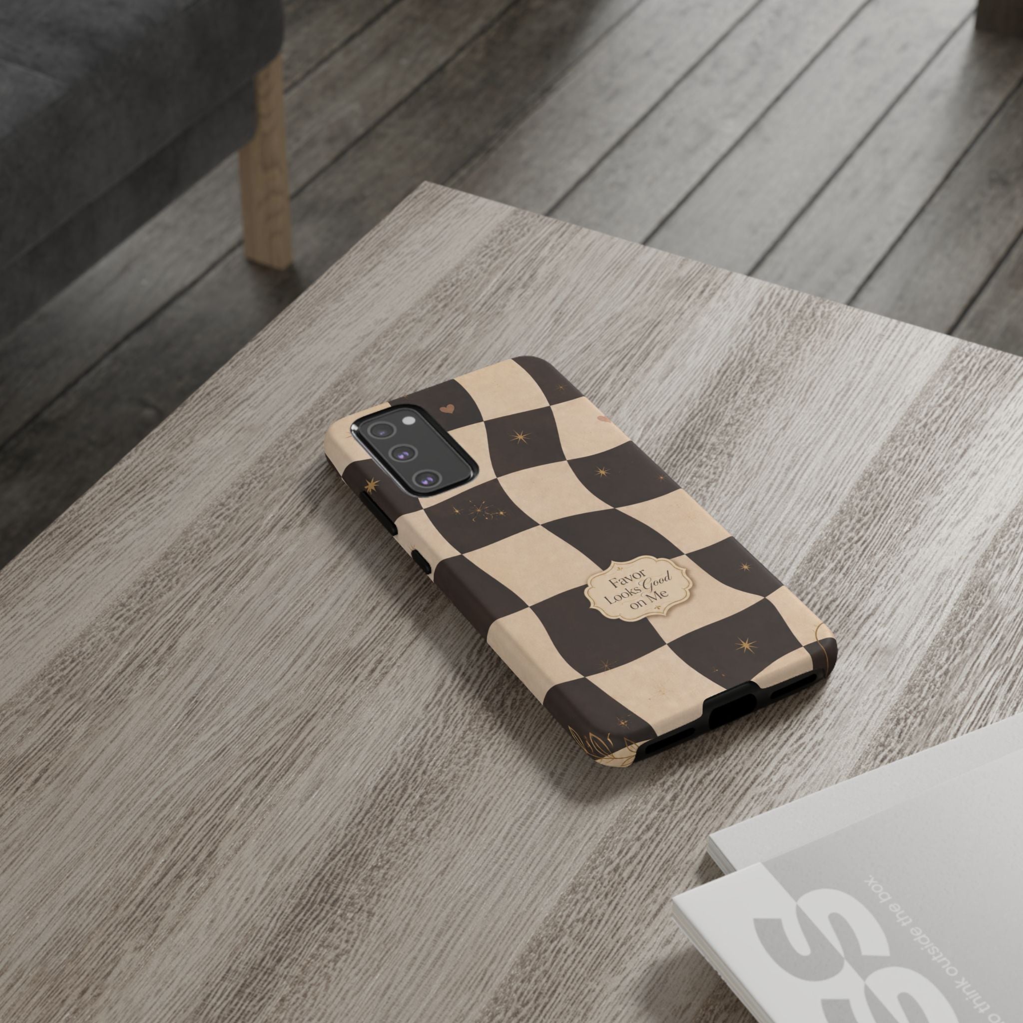 Favor Looks Good on Me Vintage Checkerboard Phone Case