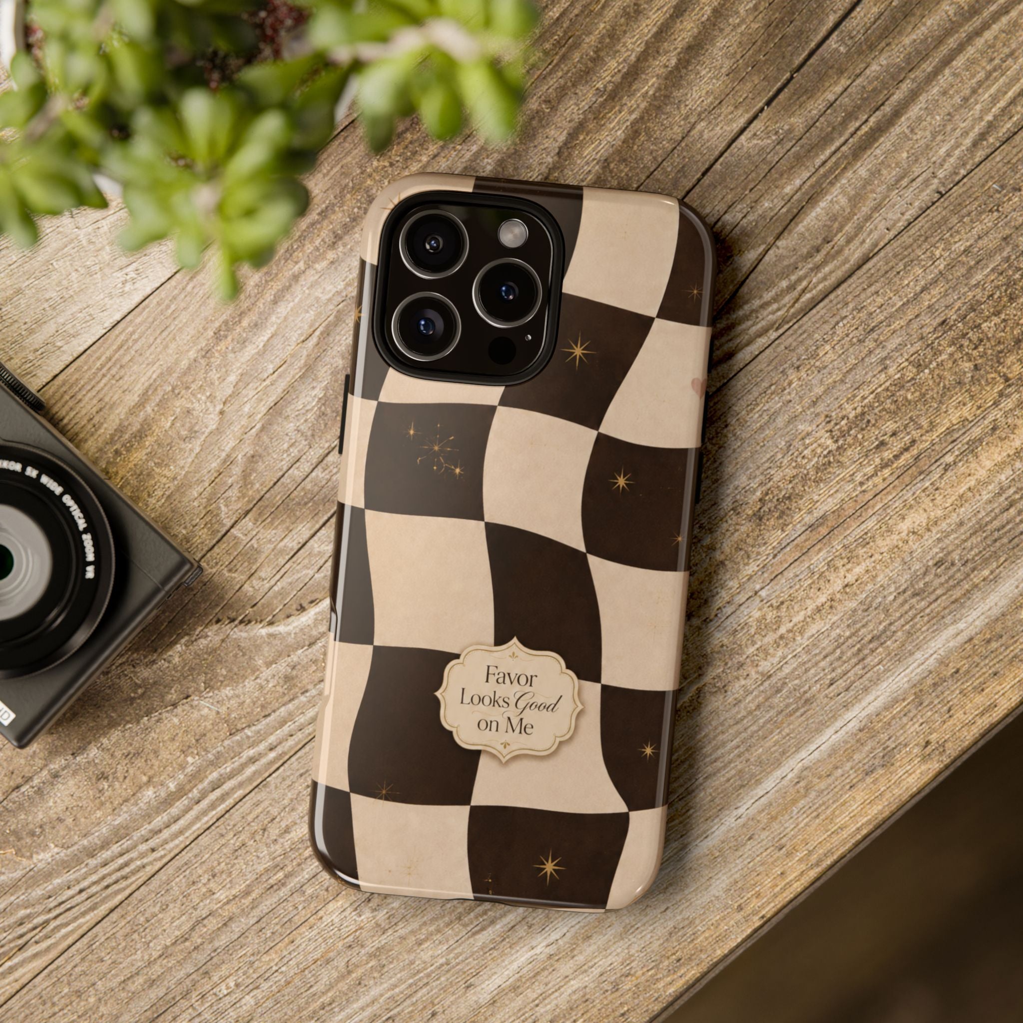 Favor Looks Good on Me Vintage Checkerboard Phone Case