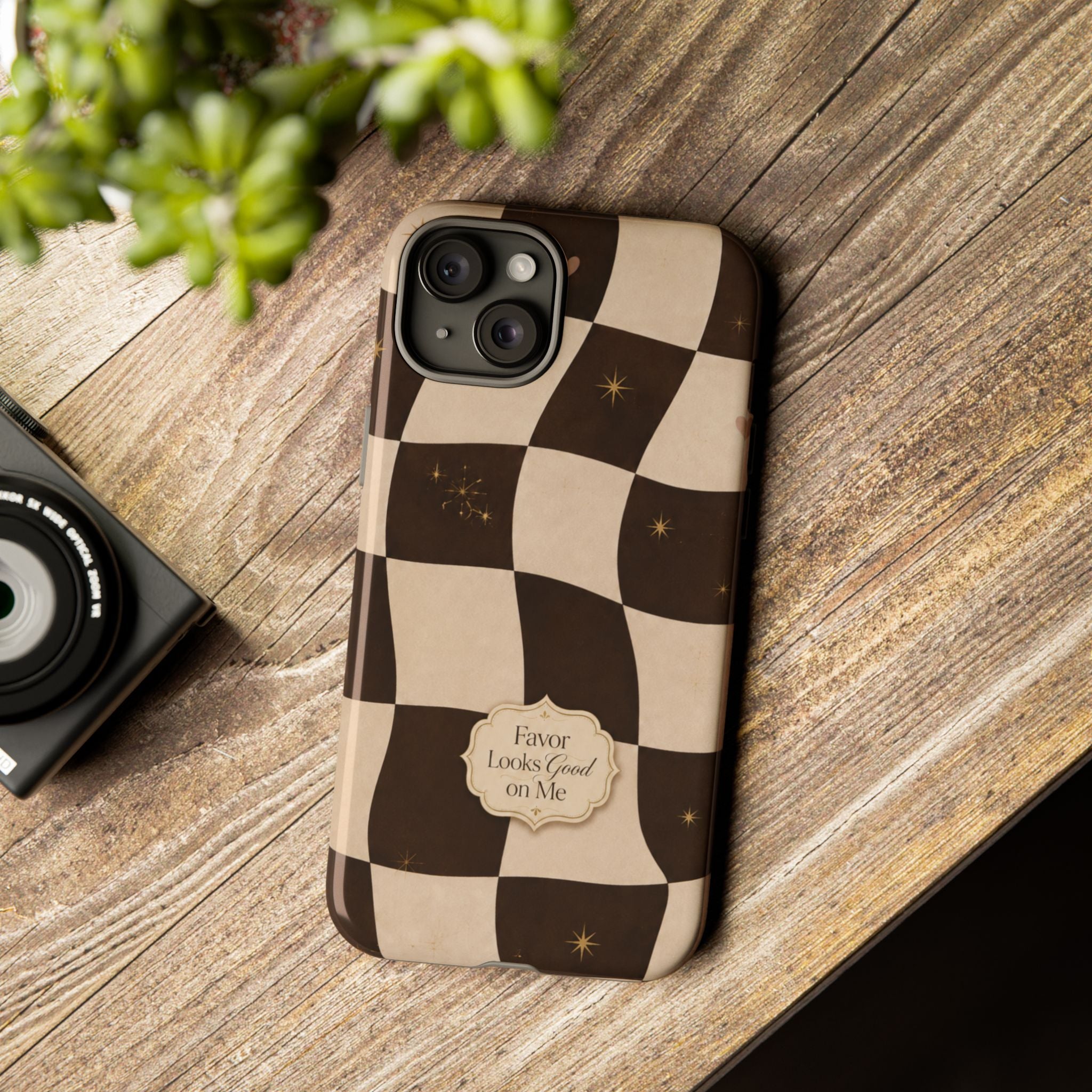 Favor Looks Good on Me Vintage Checkerboard Phone Case