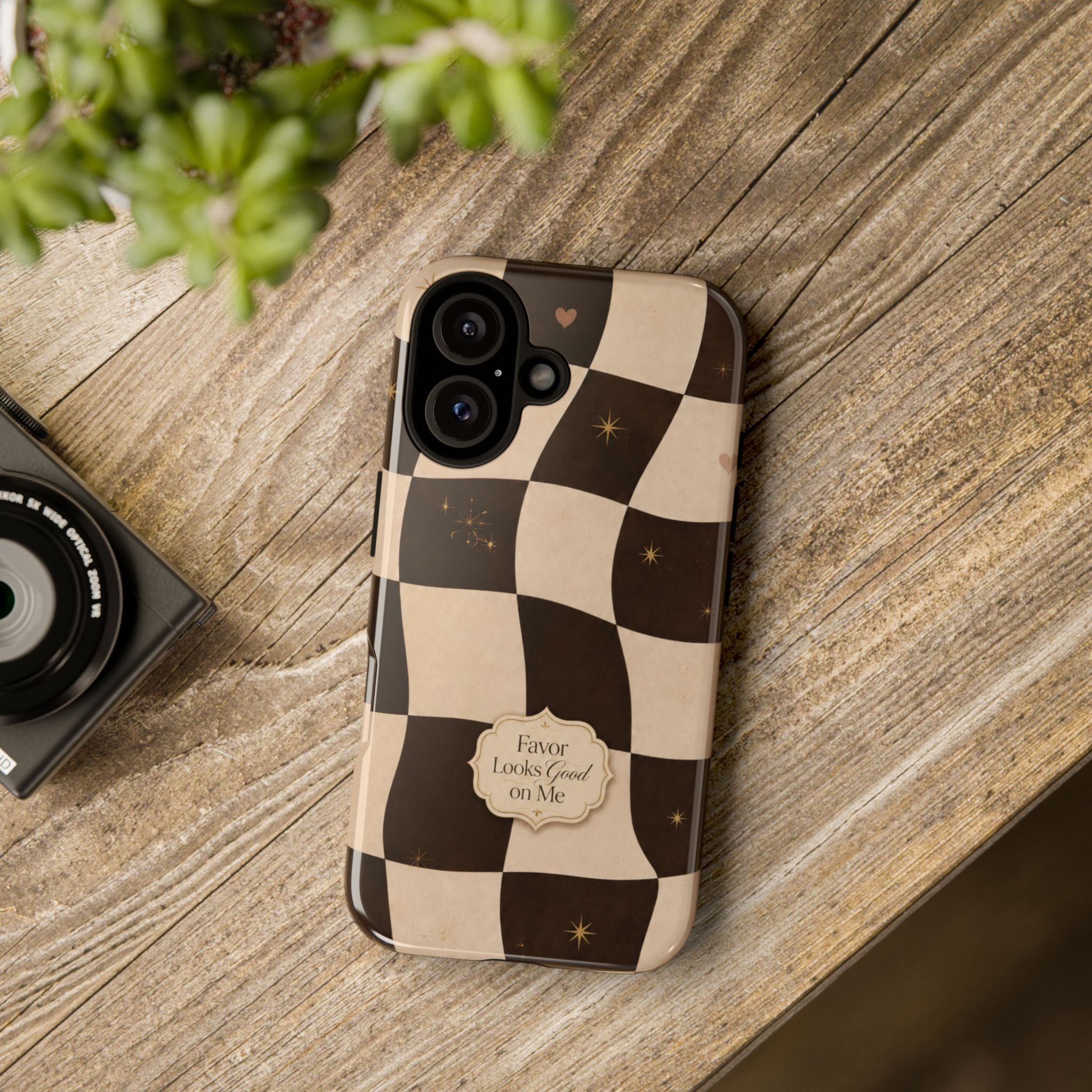 Favor Looks Good on Me Vintage Checkerboard Phone Case