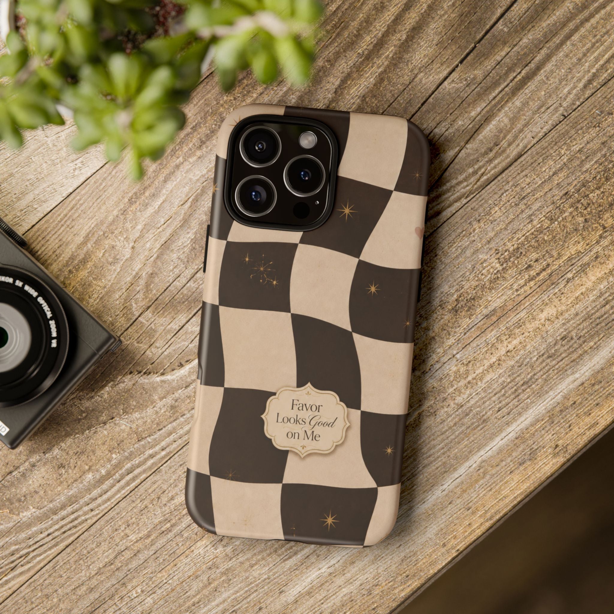 Favor Looks Good on Me Vintage Checkerboard Phone Case