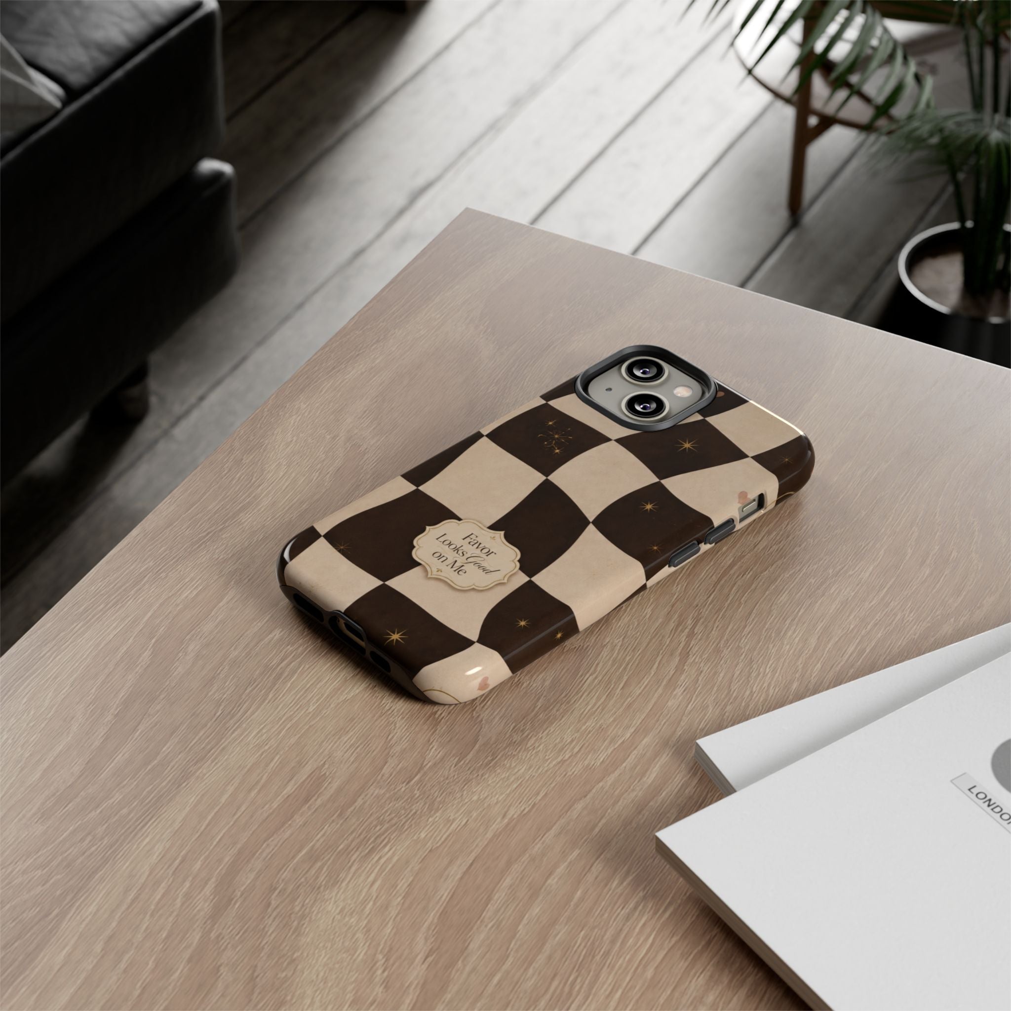Favor Looks Good on Me Vintage Checkerboard Phone Case