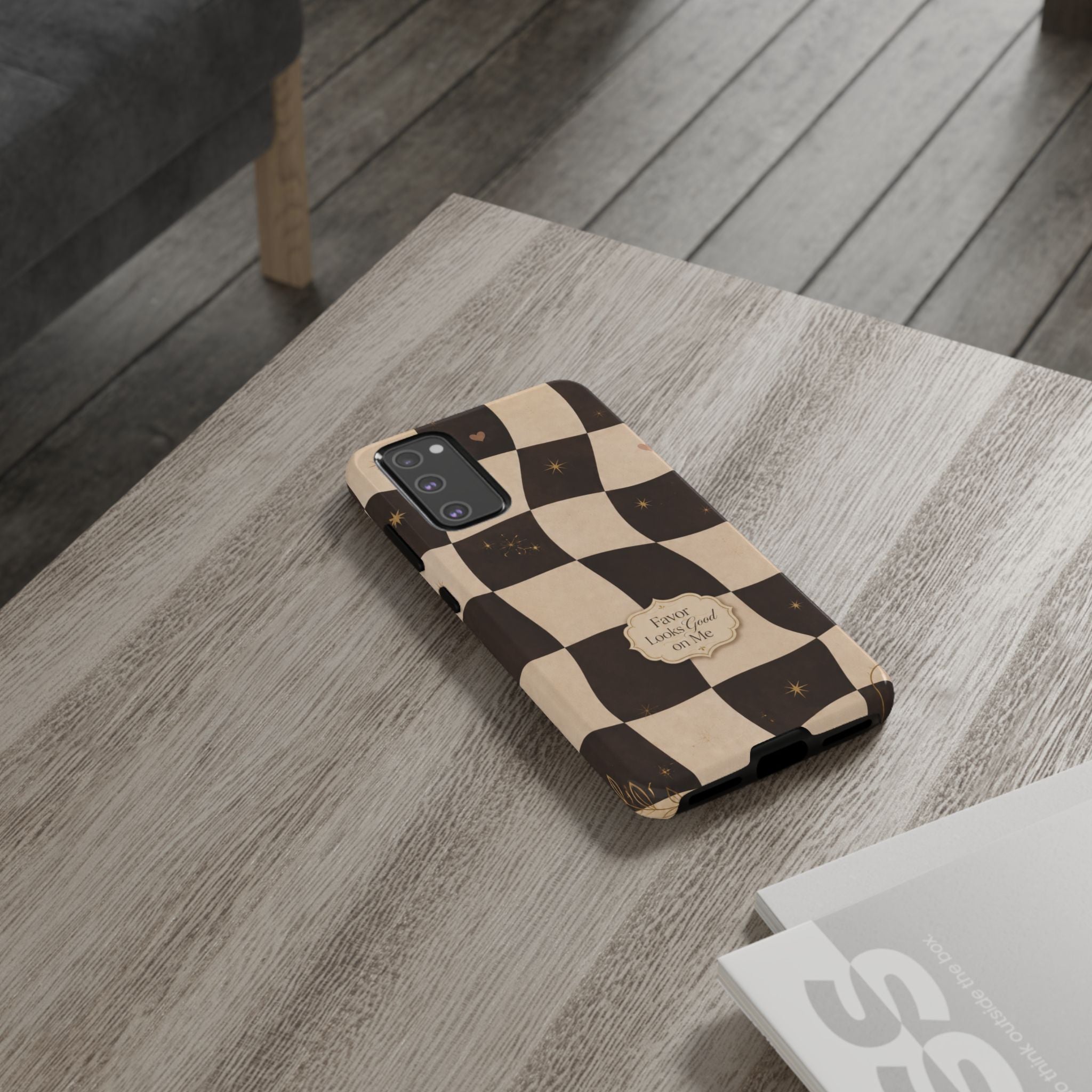 Favor Looks Good on Me Vintage Checkerboard Phone Case