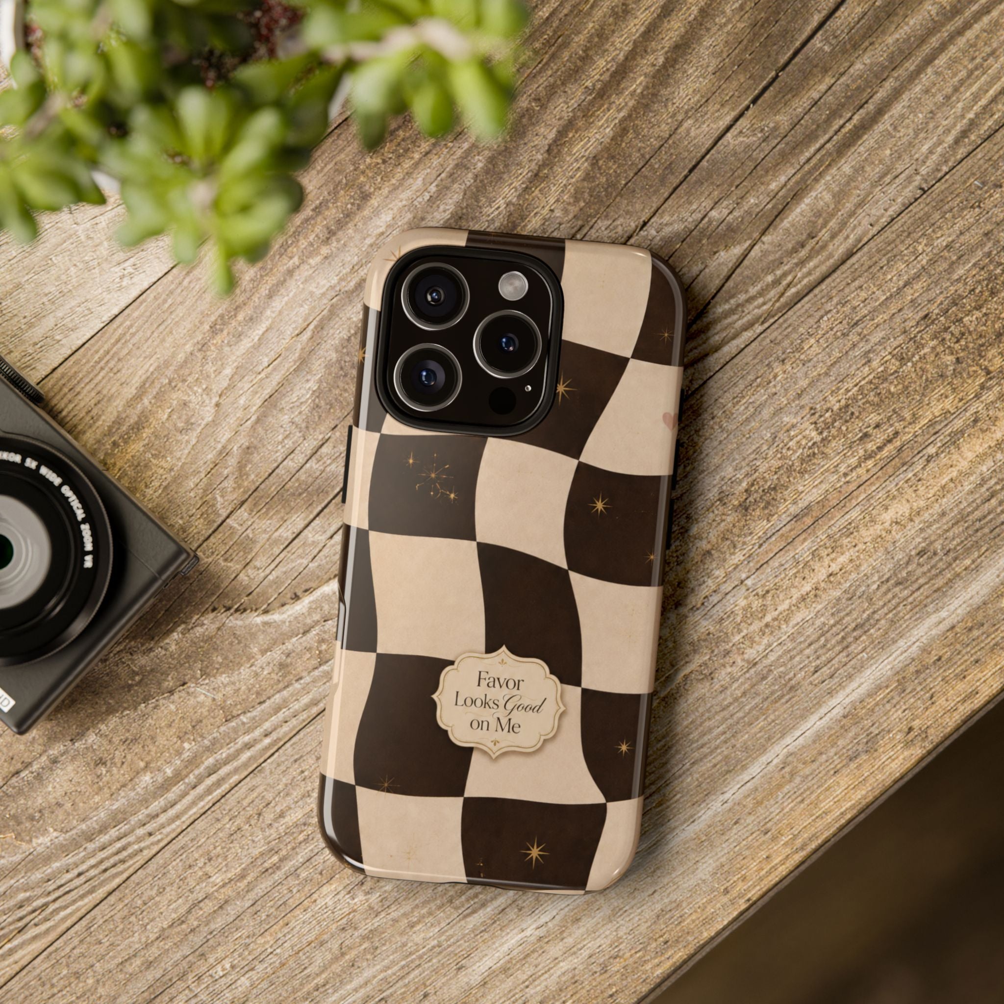 Favor Looks Good on Me Vintage Checkerboard Phone Case
