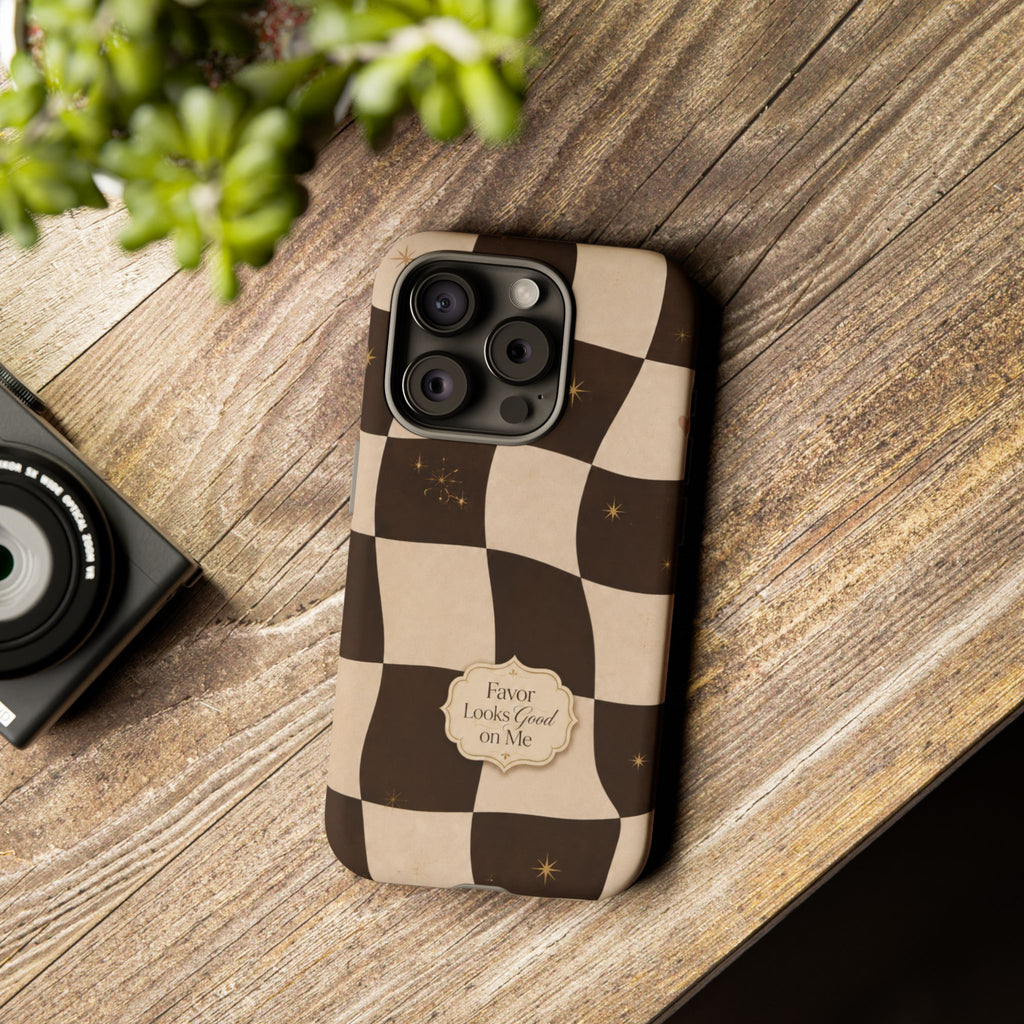 Favor Looks Good on Me Vintage Checkerboard Phone Case