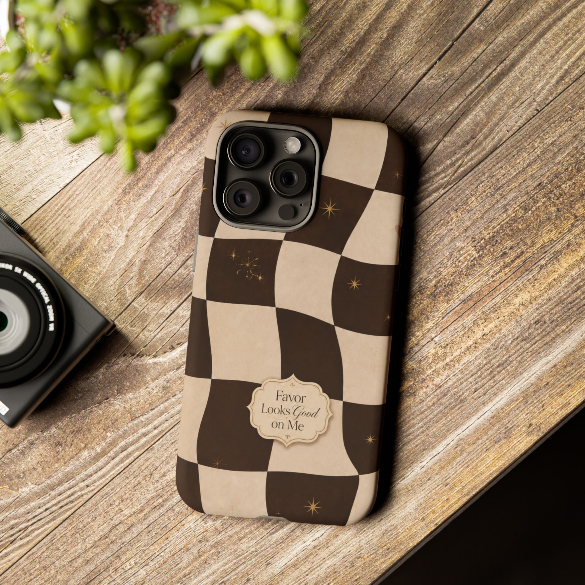 Favor Looks Good on Me Vintage Checkerboard Phone Case
